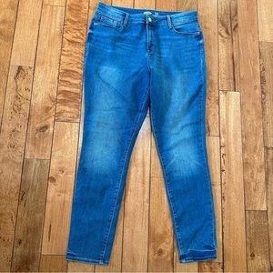 Old Navy Women’s High-Waisted Rockstar Super-Skinny Jeans, Size 14